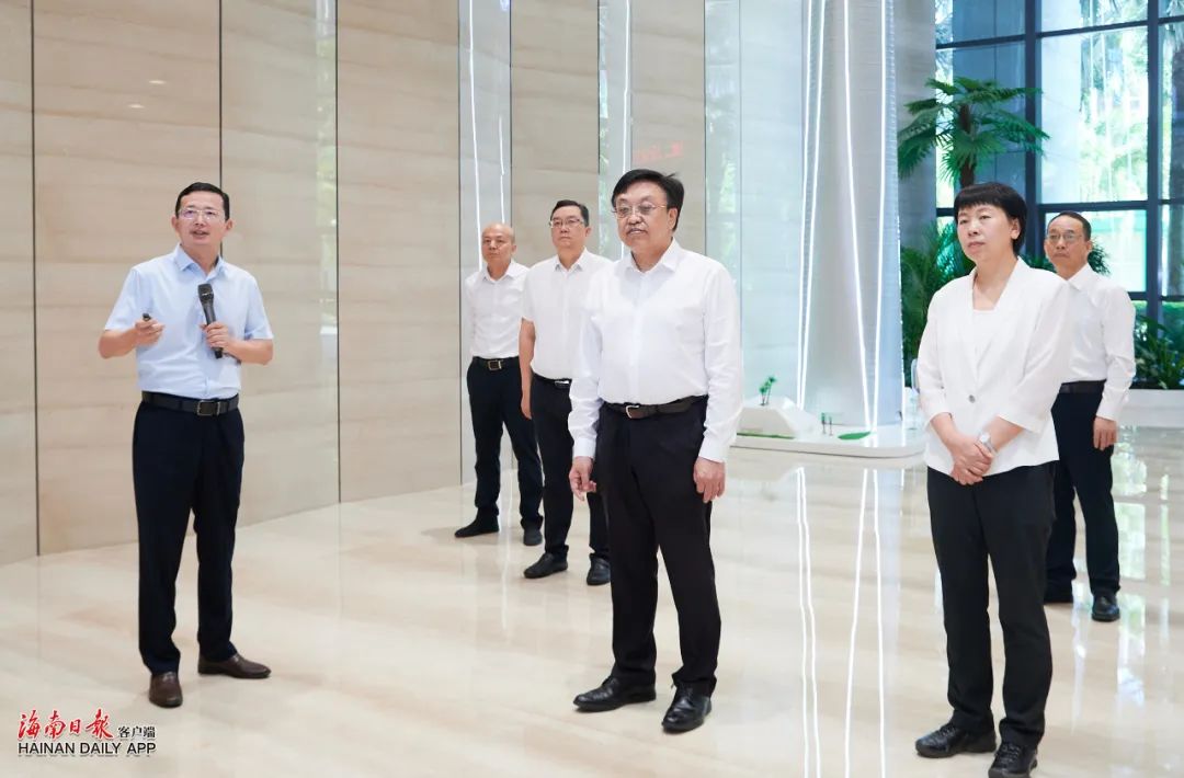 馮飛在海口調(diào)研重點企業(yè)高質(zhì)量發(fā)展工作